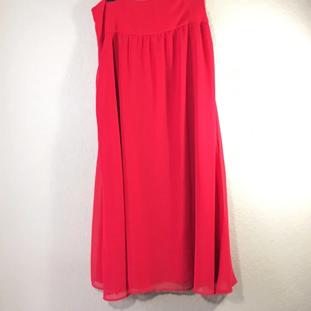 Tinley Road Red lined skirt side slit size Large